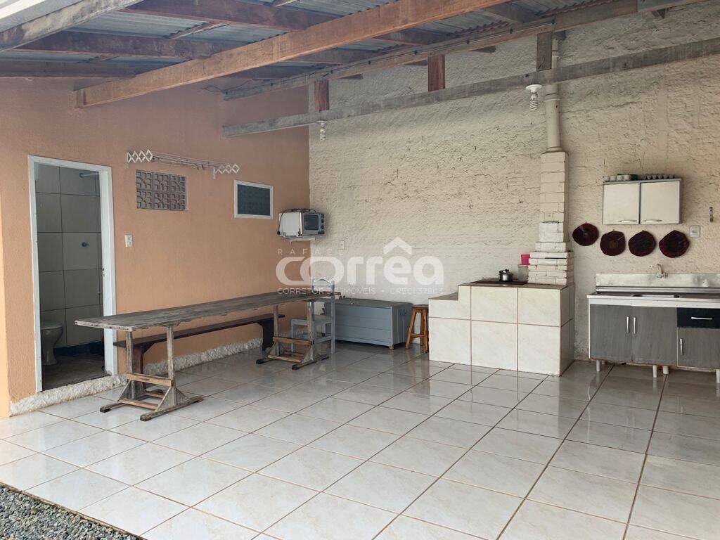 Casa à venda com 2 quartos, 90m² - Foto 4